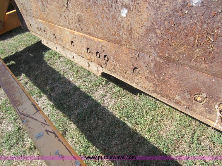 image for item F6522 Rowse 500 dirt pan scraper