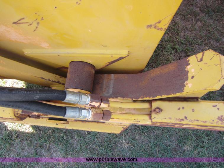 image for item F6522 Rowse 500 dirt pan scraper