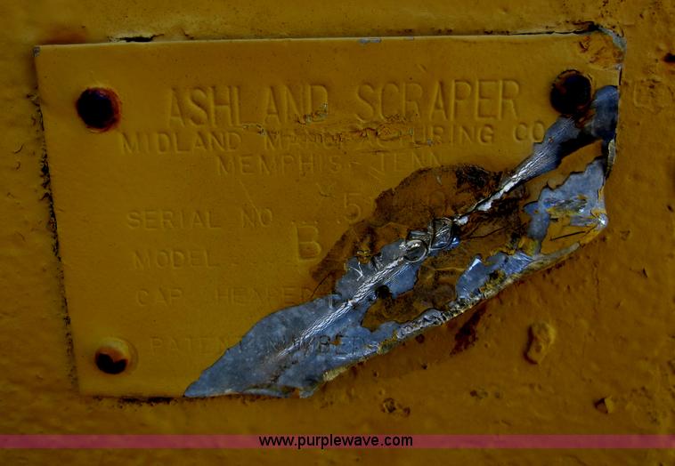 image for item F6523 Ashland dirt pan scraper