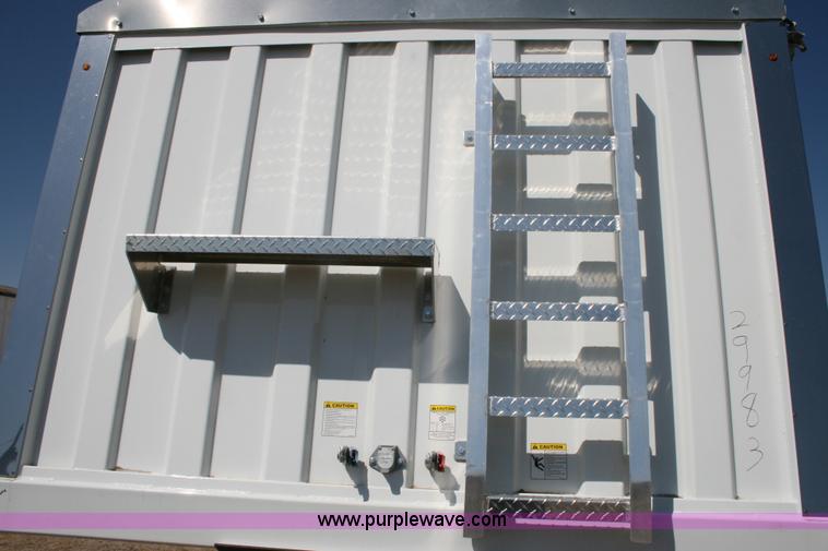 image for item G5513 2011 Travalong Liberty 25' hopper trailer