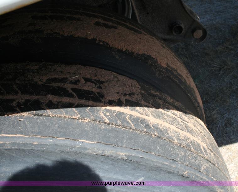 image for item G5513 2011 Travalong Liberty 25' hopper trailer