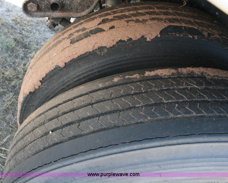 image for item G5513 2011 Travalong Liberty 25' hopper trailer