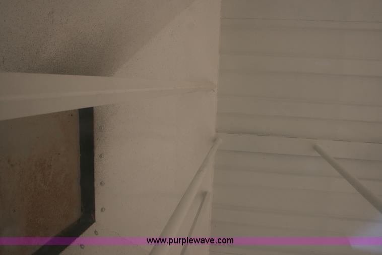 image for item G5513 2011 Travalong Liberty 25' hopper trailer