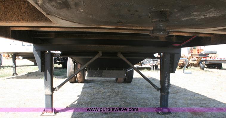 image for item G5513 2011 Travalong Liberty 25' hopper trailer