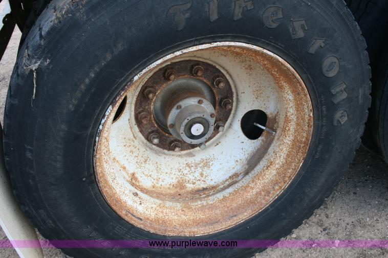 image for item G5515 1978 Wilson 45' aluminum livestock trailer