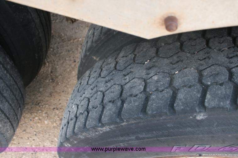 image for item G5515 1978 Wilson 45' aluminum livestock trailer