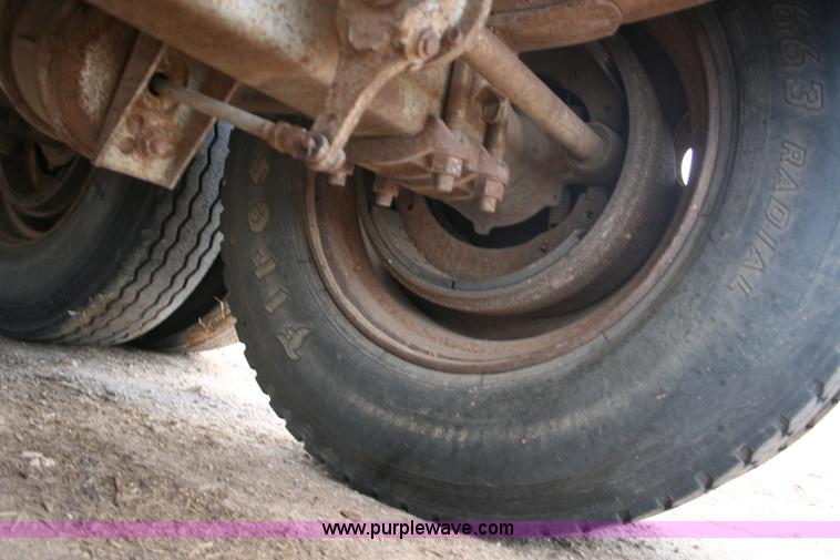 image for item G5515 1978 Wilson 45' aluminum livestock trailer