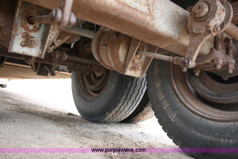 image for item G5515 1978 Wilson 45' aluminum livestock trailer