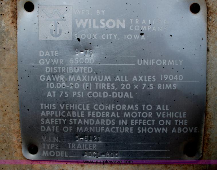 image for item G5515 1978 Wilson 45' aluminum livestock trailer