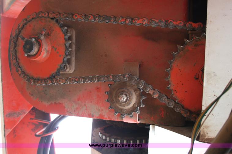 image for item G5517 UFT 444 grain cart