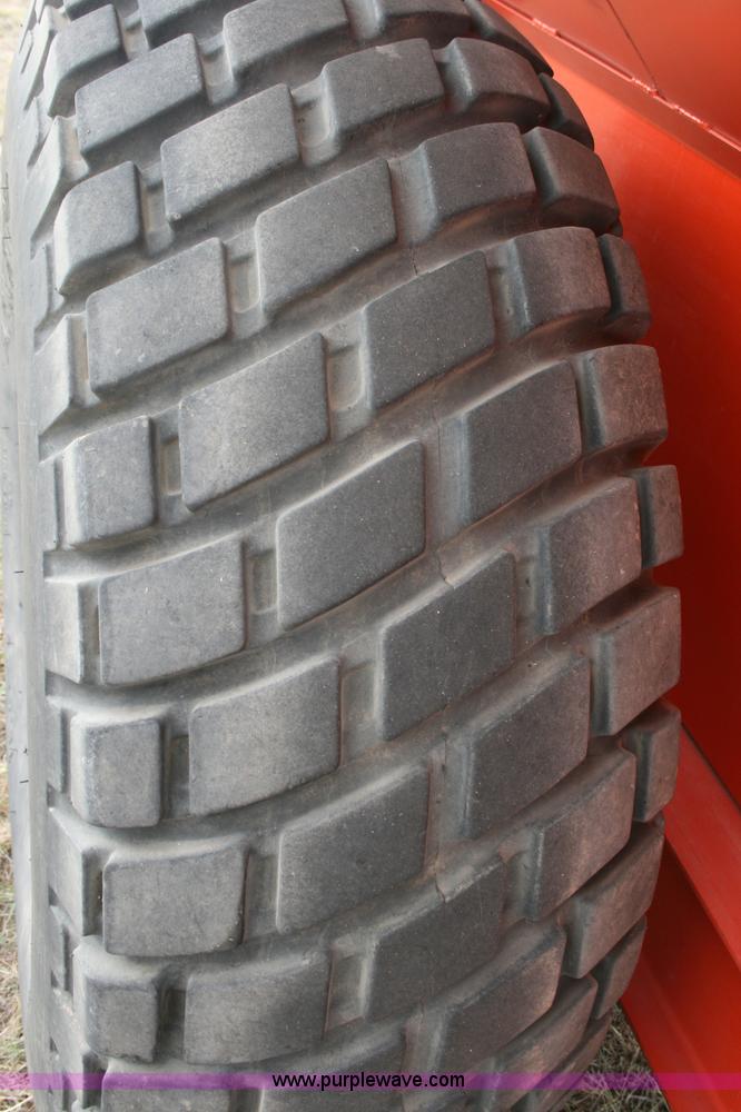 image for item G5517 UFT 444 grain cart