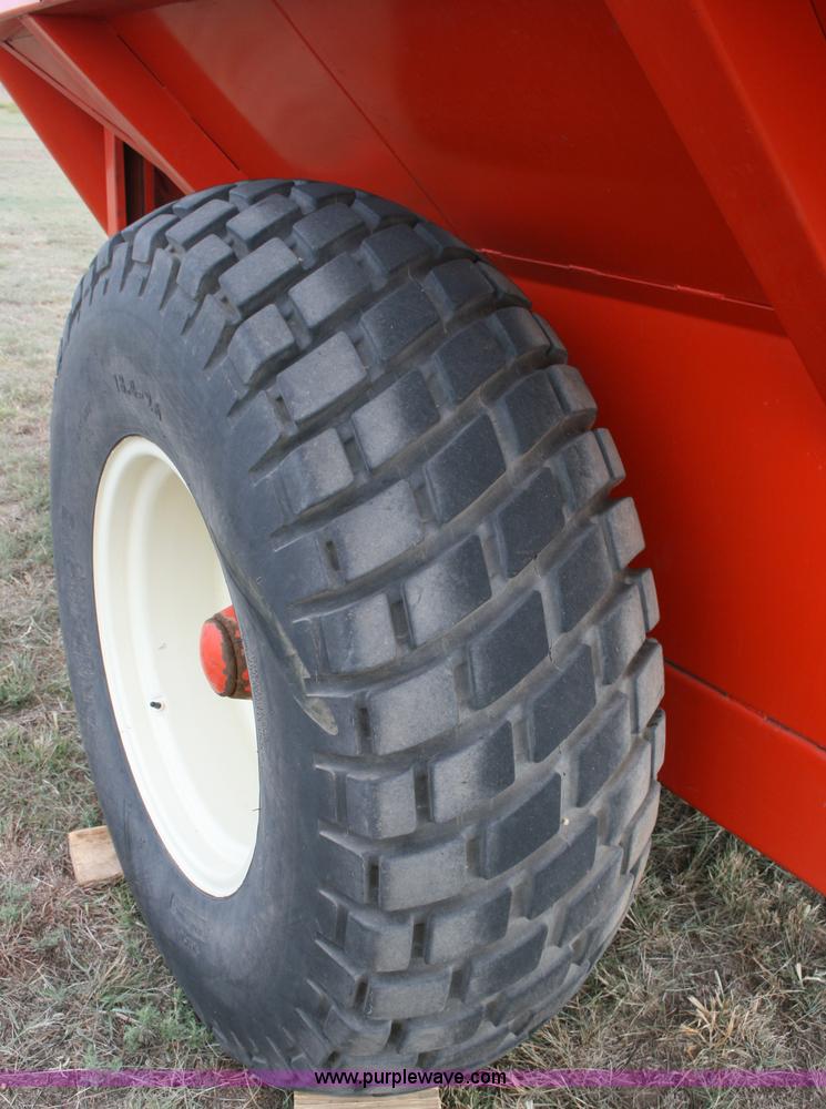 image for item G5517 UFT 444 grain cart