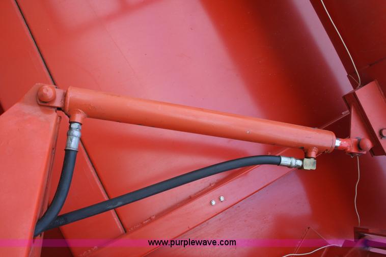 image for item G5517 UFT 444 grain cart