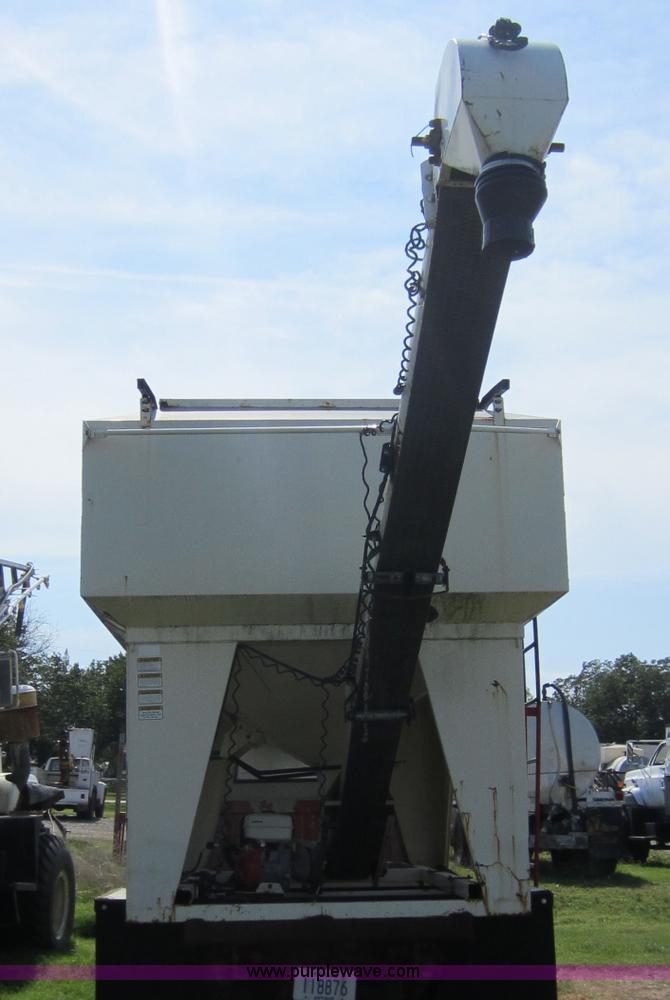 image for item H9803 Friesen 330 seed tender