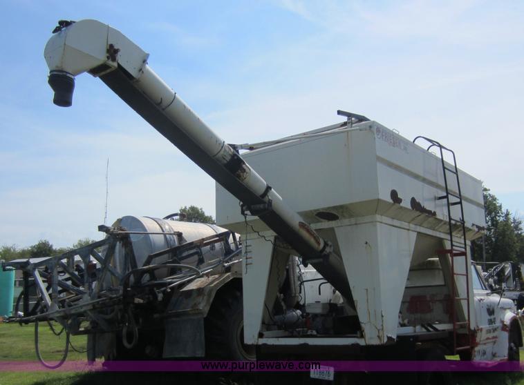 image for item H9803 Friesen 330 seed tender