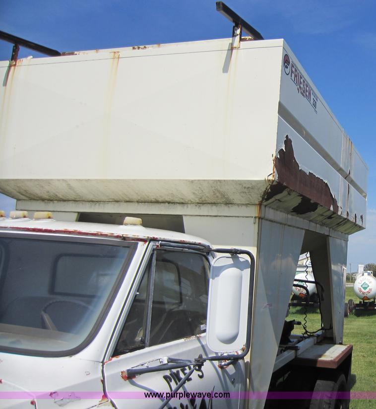 image for item H9803 Friesen 330 seed tender