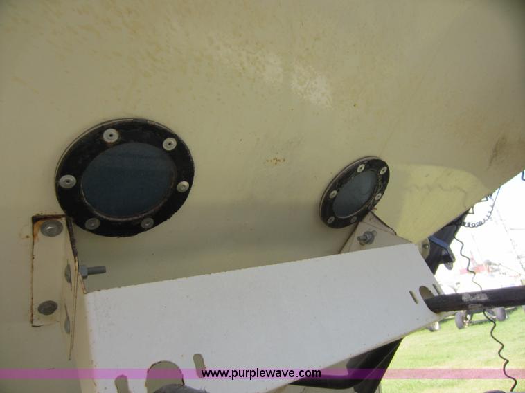 image for item H9803 Friesen 330 seed tender