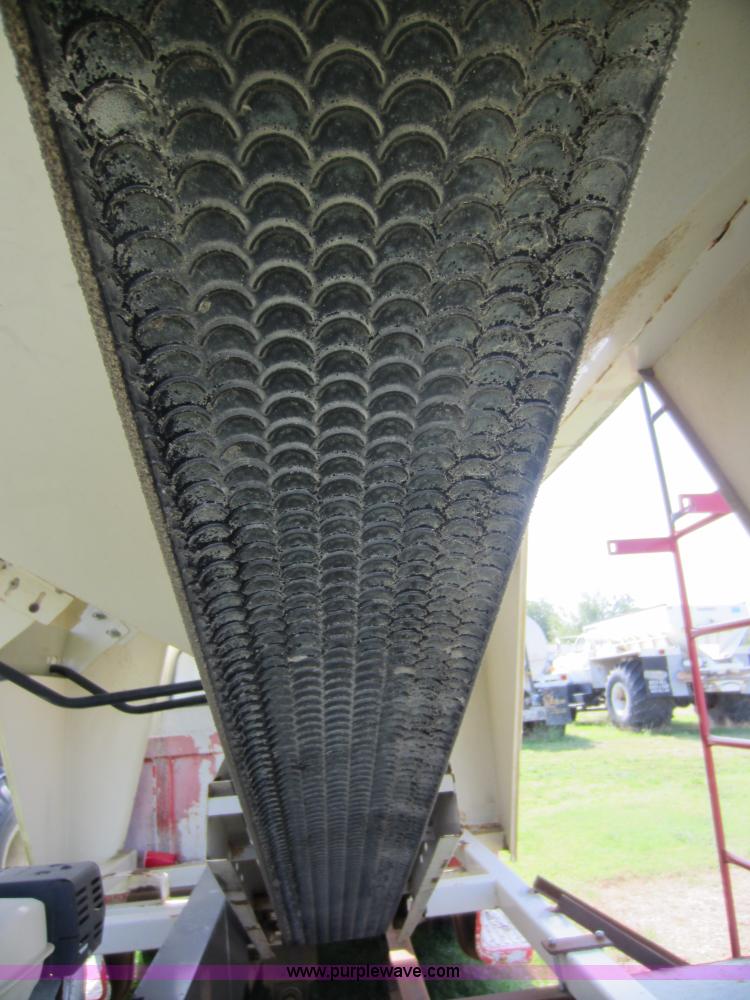 image for item H9803 Friesen 330 seed tender