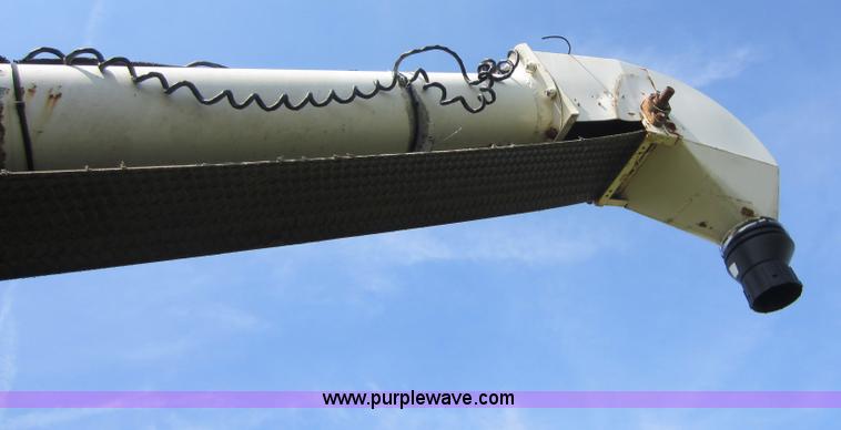 image for item H9803 Friesen 330 seed tender