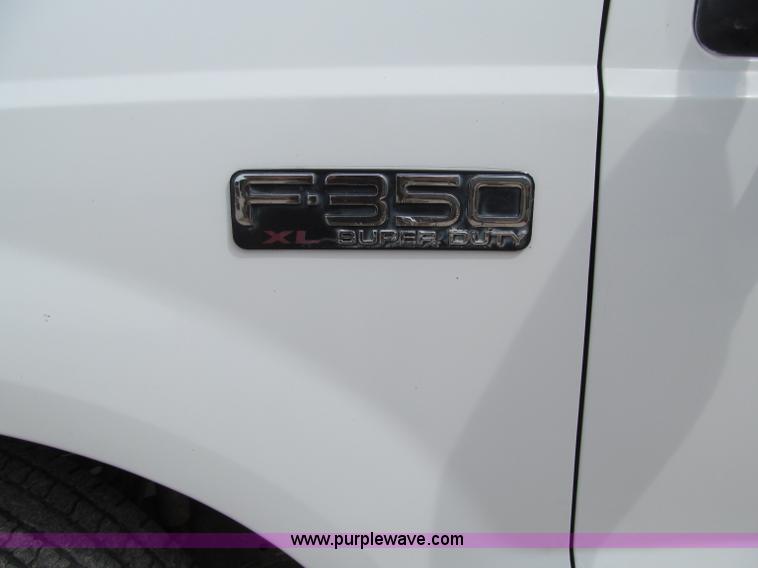 image for item A8461 2000 Ford F350 XL Super Duty service truck