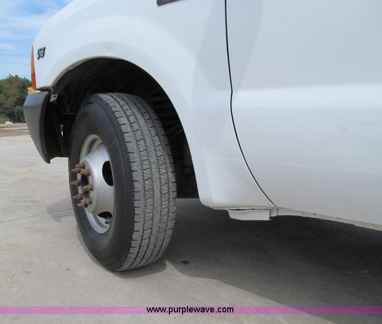 image for item A8461 2000 Ford F350 XL Super Duty service truck