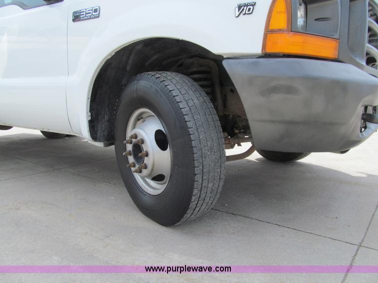 image for item A8461 2000 Ford F350 XL Super Duty service truck