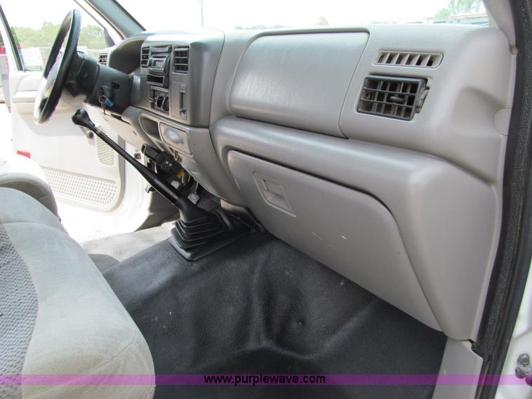 image for item A8461 2000 Ford F350 XL Super Duty service truck