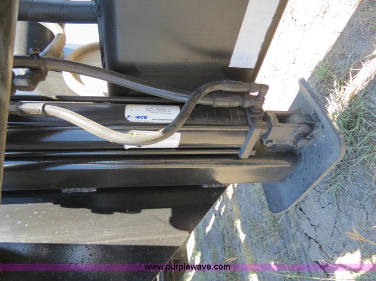 image for item B2478 2007 G&H 1700L 24' roll-off pup trailer