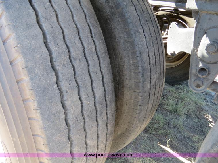 image for item B2478 2007 G&H 1700L 24' roll-off pup trailer