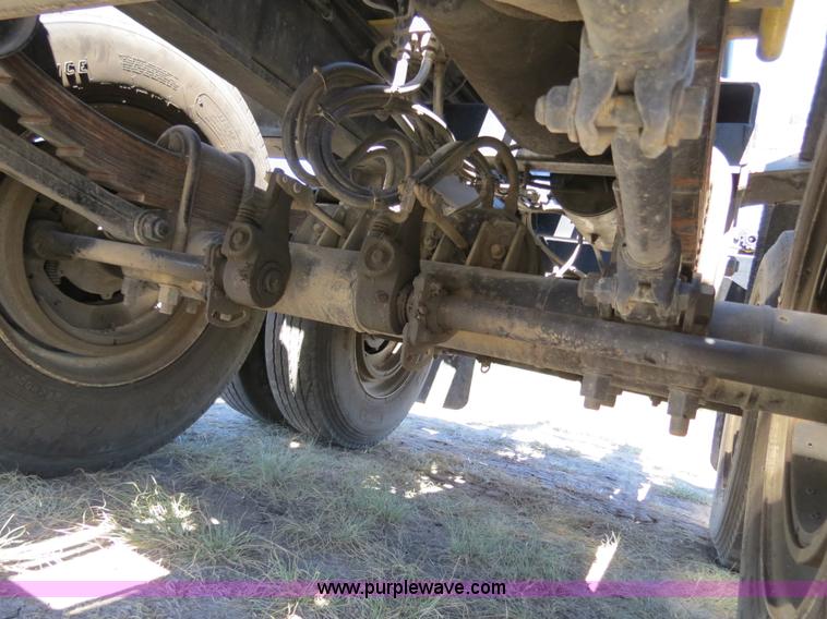 image for item B2478 2007 G&H 1700L 24' roll-off pup trailer