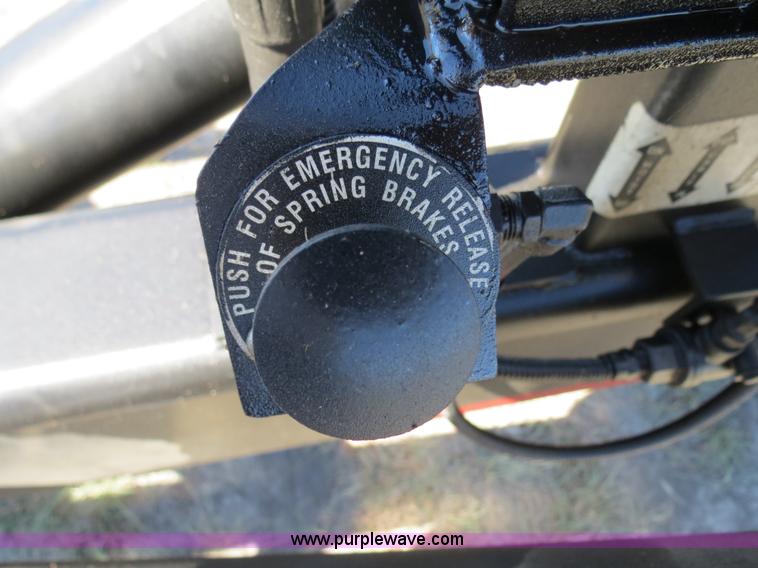 image for item B2478 2007 G&H 1700L 24' roll-off pup trailer