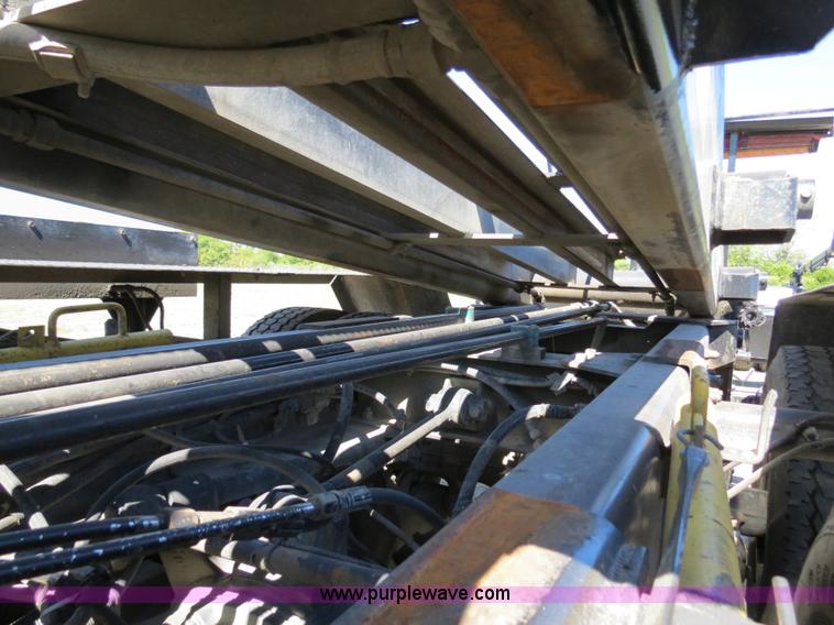 image for item B2478 2007 G&H 1700L 24' roll-off pup trailer