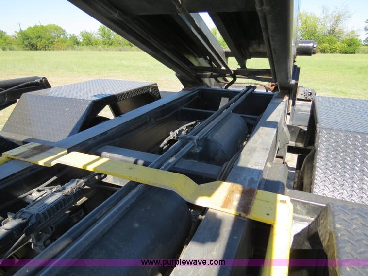 image for item B2478 2007 G&H 1700L 24' roll-off pup trailer
