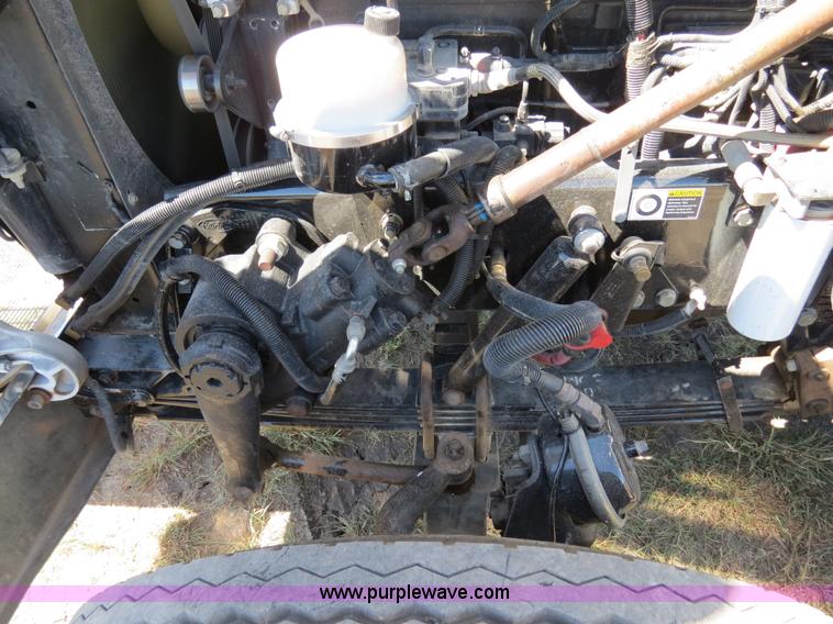 image for item B2479 2007 Peterbilt 357 roll-off semi truck