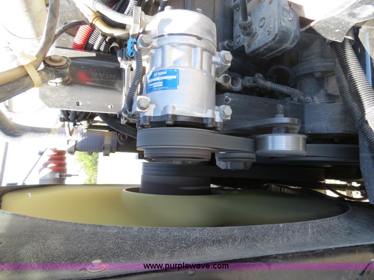 image for item B2479 2007 Peterbilt 357 roll-off semi truck