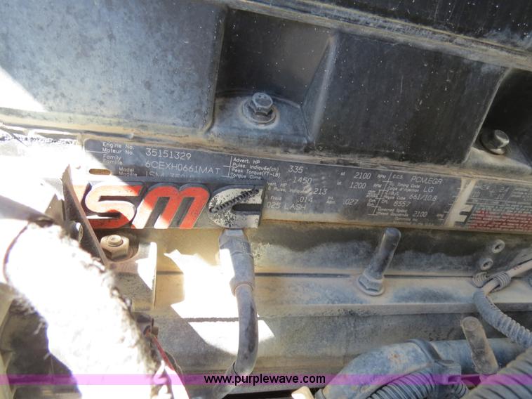 image for item B2479 2007 Peterbilt 357 roll-off semi truck