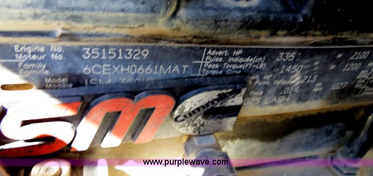 image for item B2479 2007 Peterbilt 357 roll-off semi truck