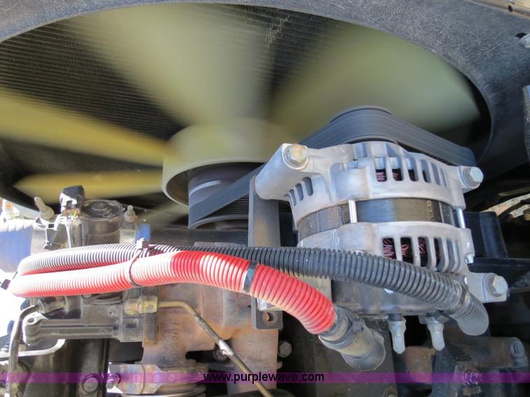 image for item B2479 2007 Peterbilt 357 roll-off semi truck