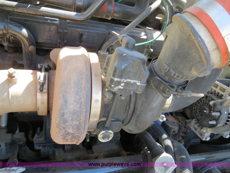 image for item B2479 2007 Peterbilt 357 roll-off semi truck