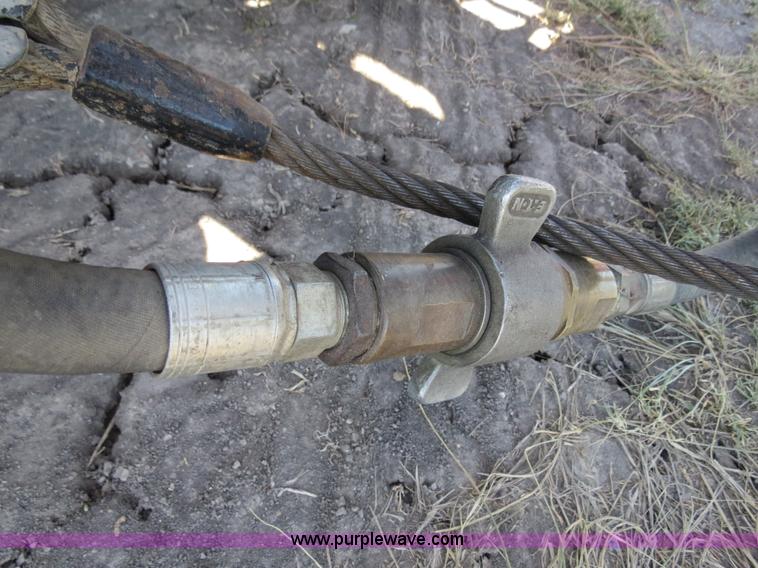 image for item B2479 2007 Peterbilt 357 roll-off semi truck