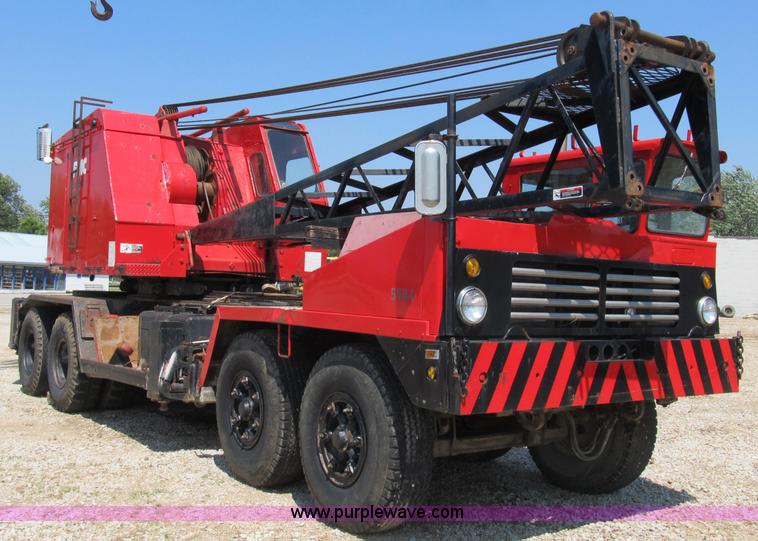 image for item B2731 FMC Link-Belt HC-108B truck crane