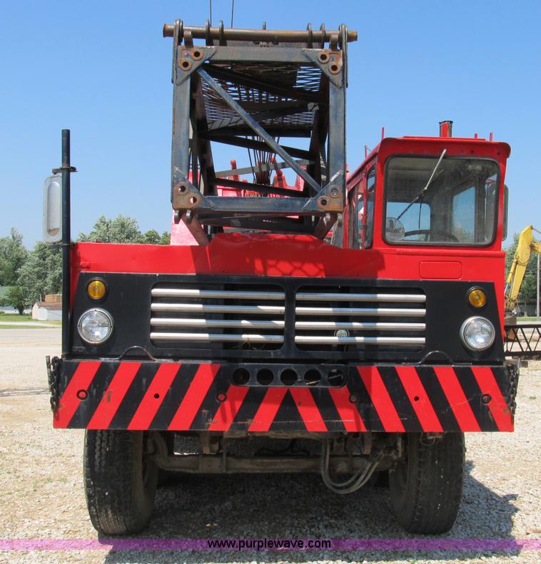 image for item B2731 FMC Link-Belt HC-108B truck crane