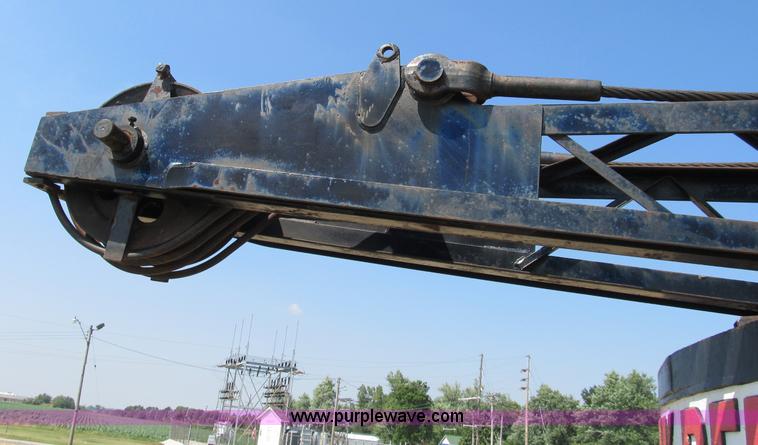 image for item B2731 FMC Link-Belt HC-108B truck crane