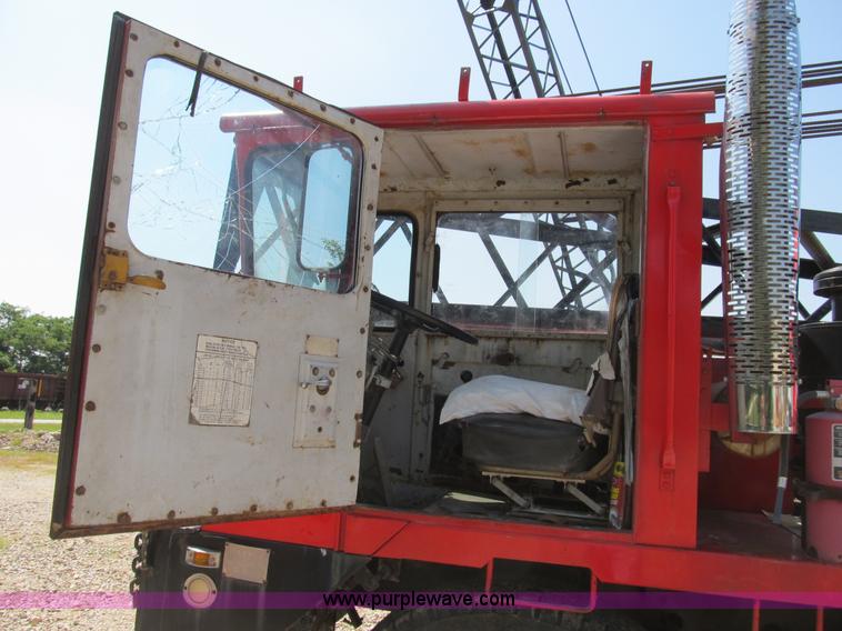 image for item B2731 FMC Link-Belt HC-108B truck crane