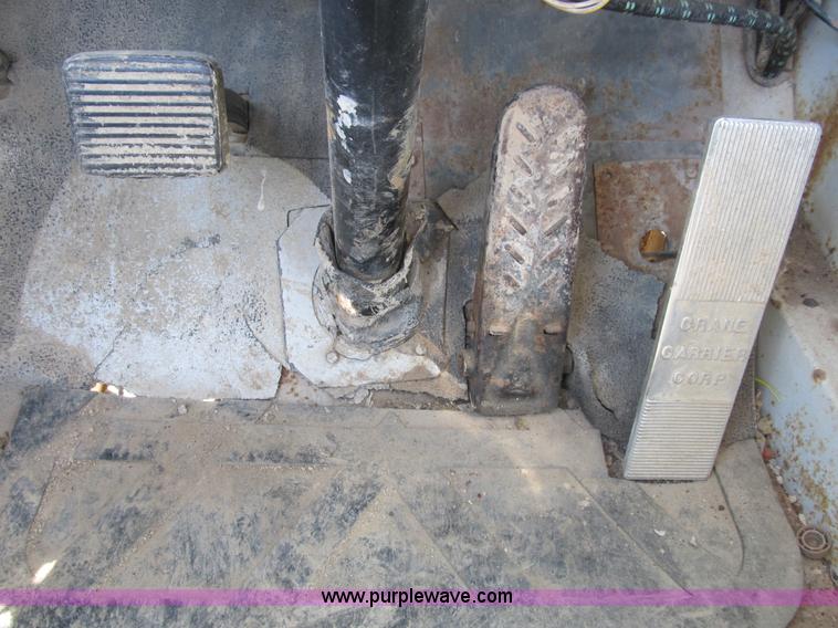 image for item B2731 FMC Link-Belt HC-108B truck crane