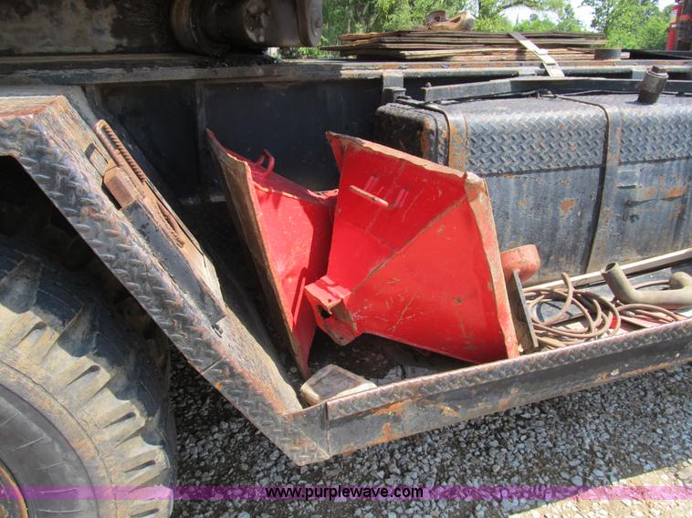 image for item B2731 FMC Link-Belt HC-108B truck crane