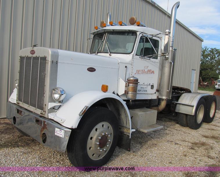 image for item B2860 1979 Peterbilt 359 semi truck