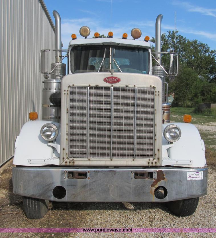 image for item B2860 1979 Peterbilt 359 semi truck