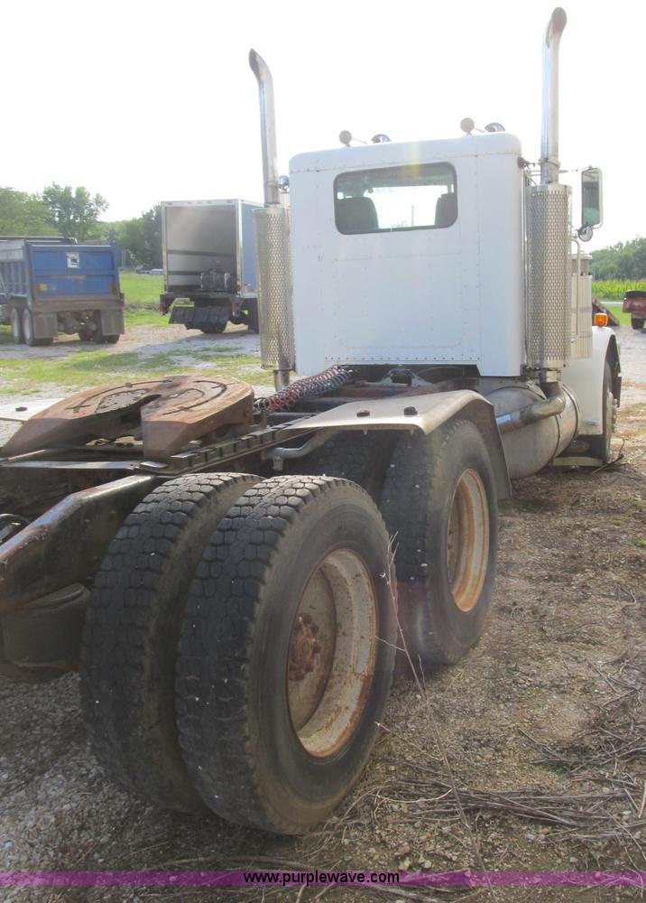 image for item B2860 1979 Peterbilt 359 semi truck