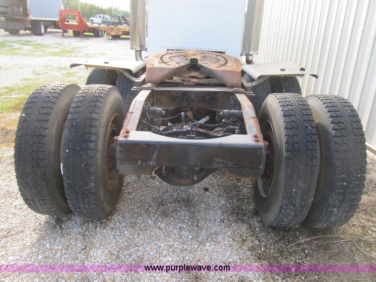 image for item B2860 1979 Peterbilt 359 semi truck